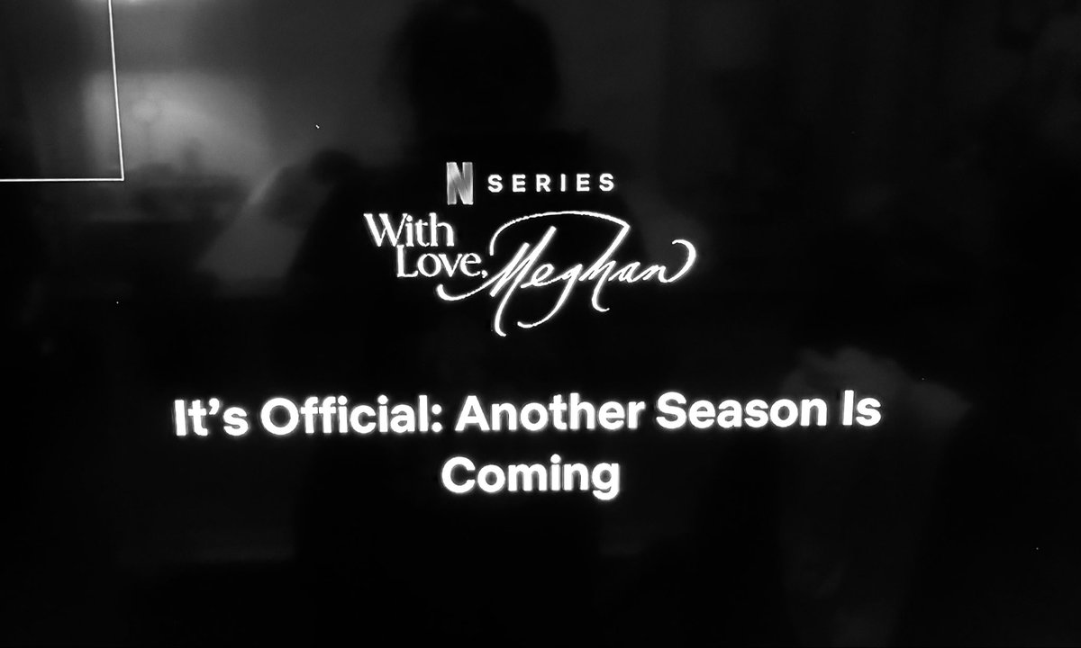 cosdivatrend's tweet photo. Look what appeared at the end of my rewatch #WithLoveMeghan https://t.co/LEAbndO4D0
