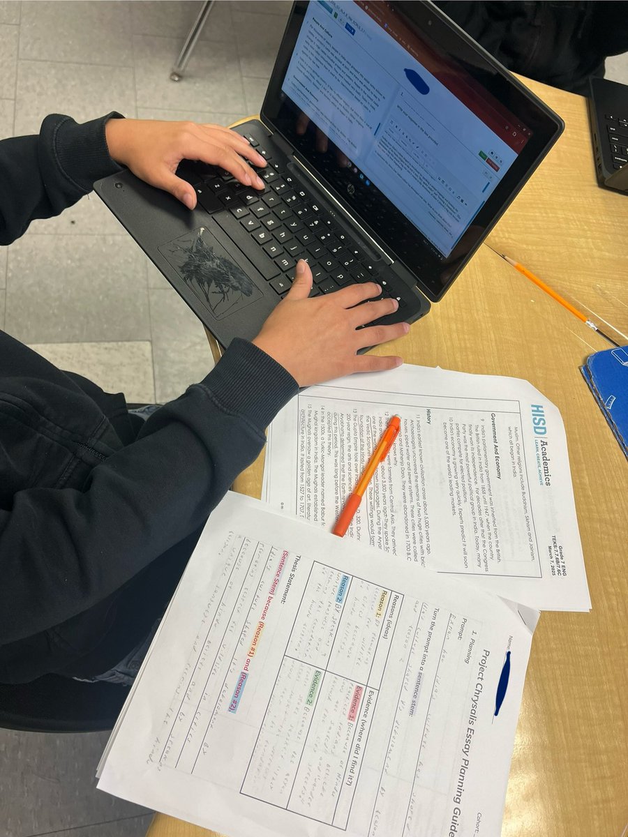 ERuizHISD's tweet image. Building strong writers, one essay at a time – aligning skills, strategies, and typing for success with our @CageEl_PCMS Essay Planning Guide &amp;amp; peer review! ✍️📚 #WritingSkills #HighQualityInstruction #EssayPlanningGuide #PeerReview