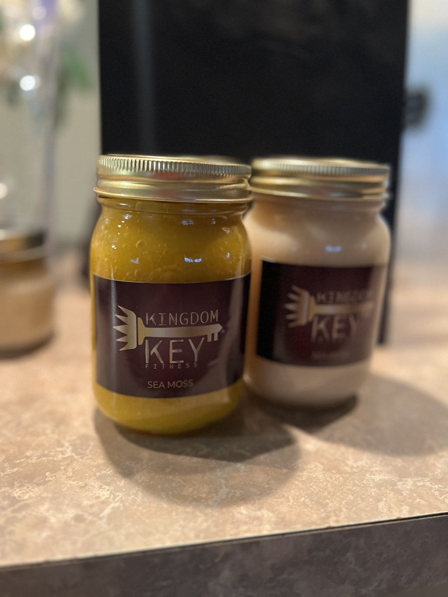 insidebarbandit's tweet photo. Gold Sea Moss w/turmeric + Gold Sea Moss w/ black seed oil.
I take my time with prepping my moss. Gotta serve my ppl with love.
#getchamindright
#thebodywillfollow
#kingdomkeyfitness https://t.co/5RAsMDT2p6