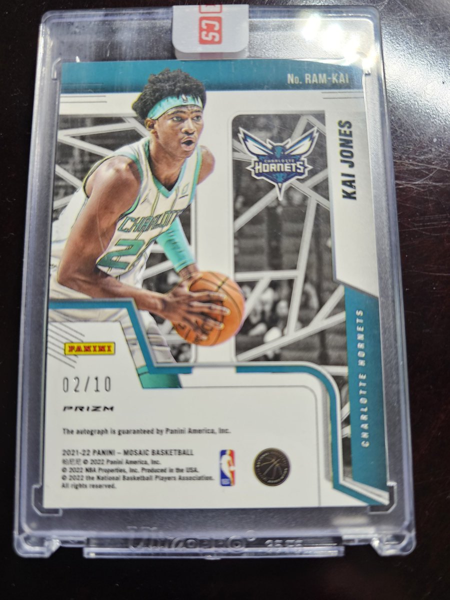 DVBSOHVRD's tweet photo. It was a long 2 year wait and thought it would never come but the redemption is here!  Too bad the signature ran off the sticker.     @PaniniAmerica @CardPurchaser @242_jones https://t.co/29LxCBSqV2