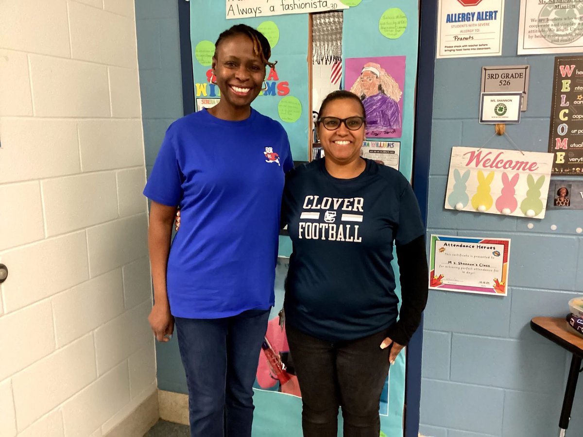 LarneElementary's tweet photo. Kick off a great weekend of reading! Today was school or team spirit. Also, a big thank you to all the guest readers who read to our students this week! https://t.co/rVVOB0VBjj