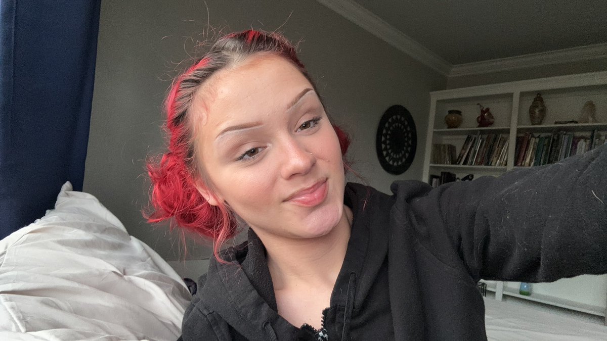 REDRAGEEE's tweet image. Looking for one loyal sugar daddy who actually knows how to treat a spoiled girl right. Daily convos + daily gifts = my attention. 💳😘😅