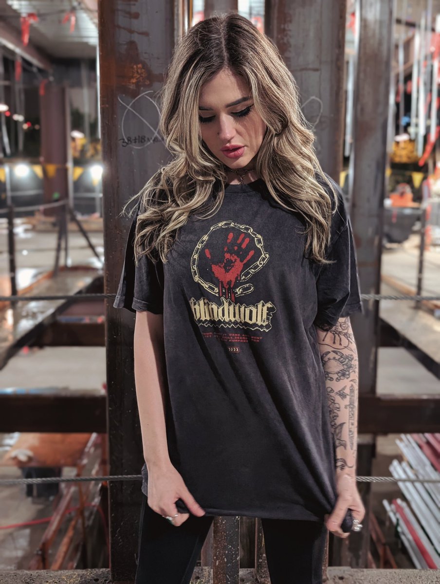 sentient_siren's tweet photo. Modeled some new merch for @blindwolfband 🖤 https://t.co/xxcJ27uE2E