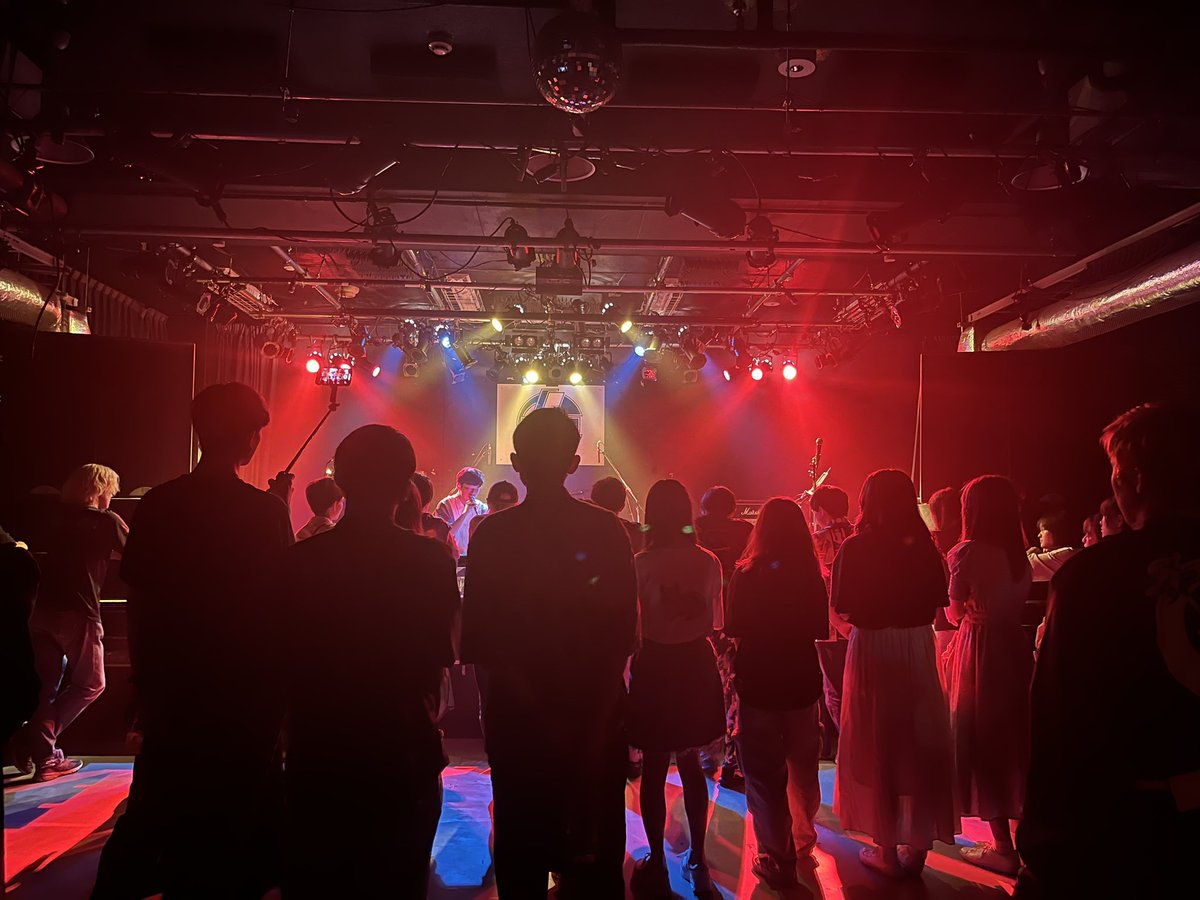 AumOutput's tweet photo. 秋田大学に合格された皆さん、おめでとうございます‼︎
OUTPUTでは、部員を大募集中です！
一緒にライブで演奏してみませんか？🎸

初心者経験者問わずどのパートでも大歓迎です！興味をもってくれた方は是非、気軽にDM等にてご連絡下さい‼︎
#春から秋田大学
#春から秋田大
#春から秋医 https://t.co/wQsNIRhr5p