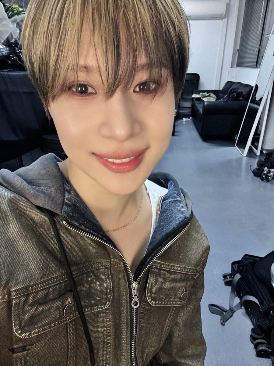 [#태민] 📸

2024-25 TAEMIN WORLD TOUR [Ephemeral Gaze] In FRANKFURT 완료👀

예쁜 모습 같이 보고 즐기며 탬메이트와의 추억을 또 하나 쌓아가는 태민이✨🌱
늘 태민이와 함께 즐겨주셔서 감사합니다❤️‍🔥🤗

#TAEMIN
#WORLD_TOUR 
#Ephemeral_Gaze