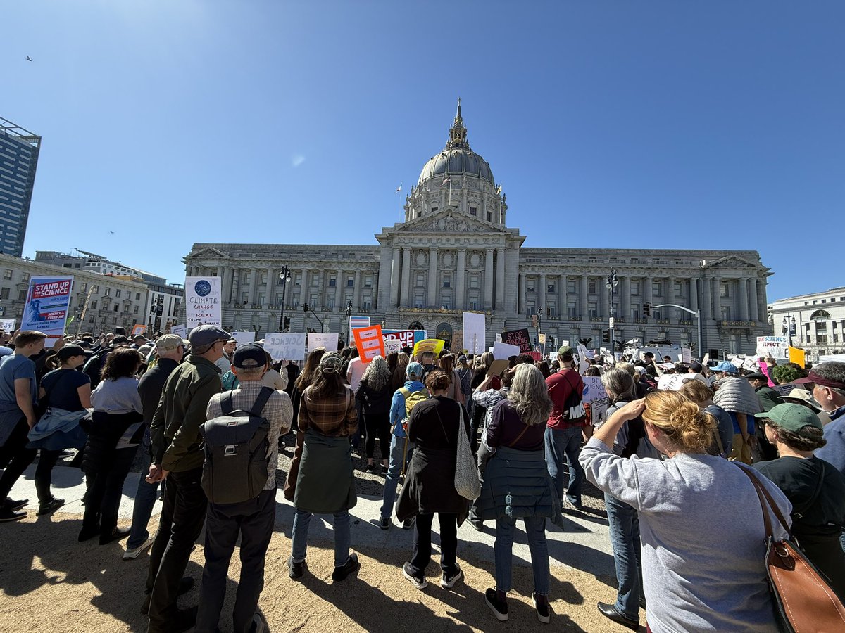 FletcherLab_UCB's tweet image. Some lab members and friends attended the #StandUpForScience protest