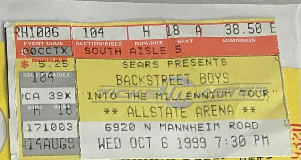 lauraleekain's tweet photo. @backstreetboys My first BSB concert! Changed my life! https://t.co/TQrM3PSXbl
