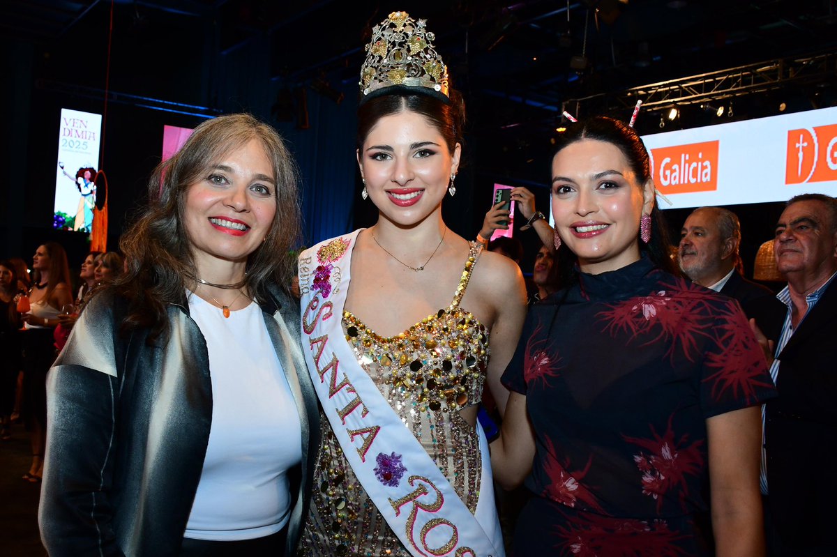 MFlorDestefanis's tweet photo. 🥂 Brindis de las reinas 2025 | previa de la Vía Blanca y a horas del acto central en el Teatro Griego. 

¡ Acompañando a Magali Cola, la esperanza de los santarrosinos! https://t.co/JnmtriaiSZ