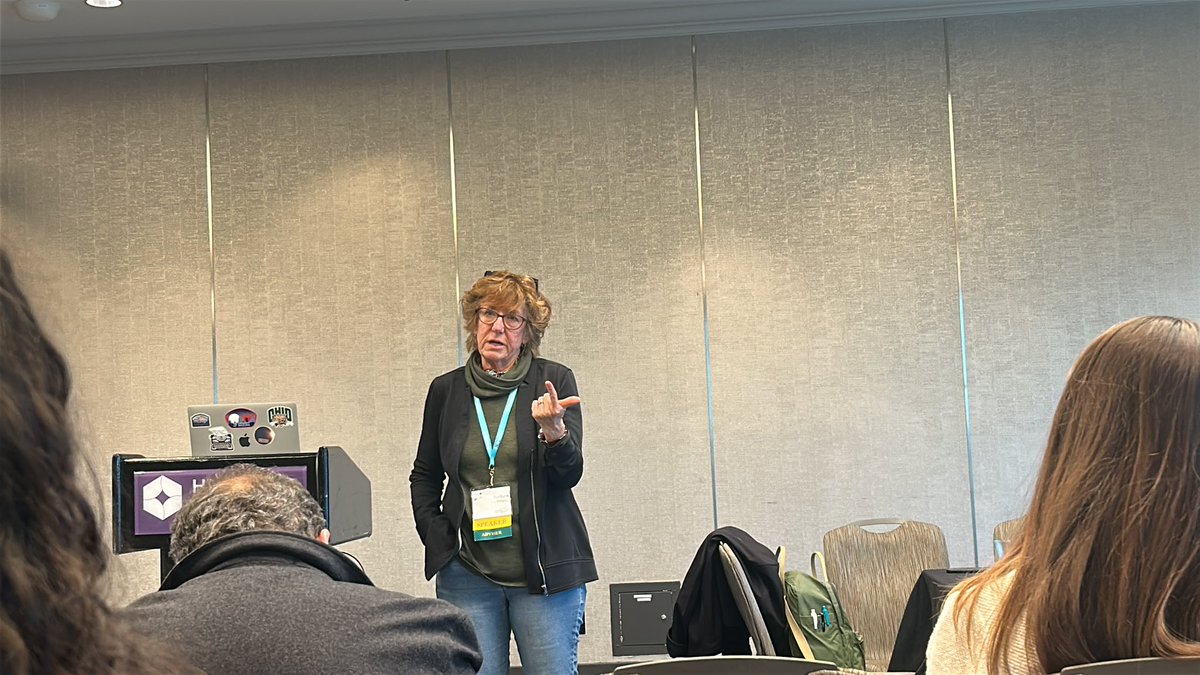 EccunionAngelP's tweet photo. Be selective with quotes, Barbara Kingsley an journalism advisor at CSULB said at her workshop. #acp25 #eccunion @ECCUnion https://t.co/kkaCNIFmgh