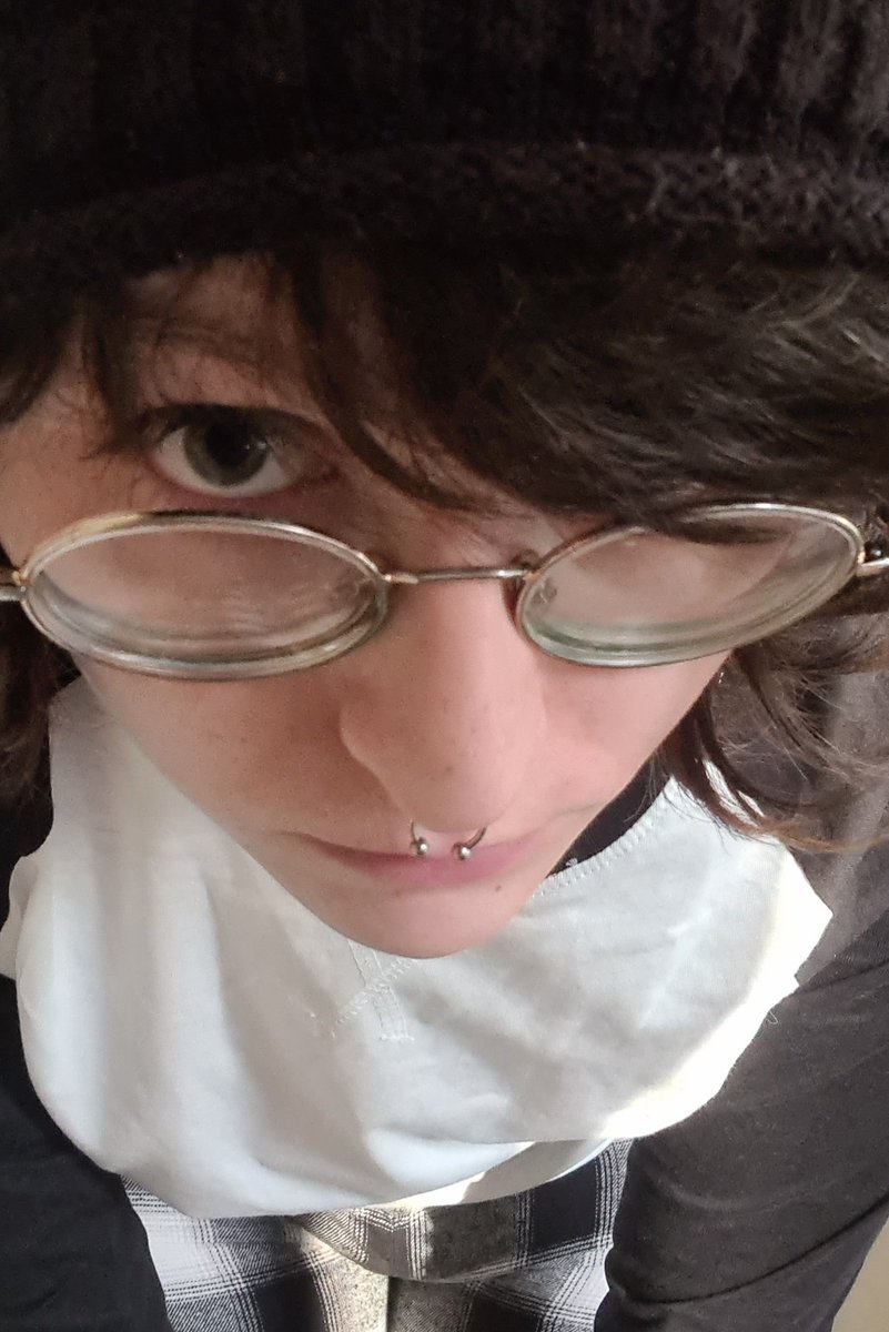 CJohn64767's tweet photo. But I really need you to stop talking about "league of legends" and "being based" in front of my parents. Youve been sulking in here all night and dinners been ready for an hour and we really need you to come downstairs https://t.co/kDICYIwSjq