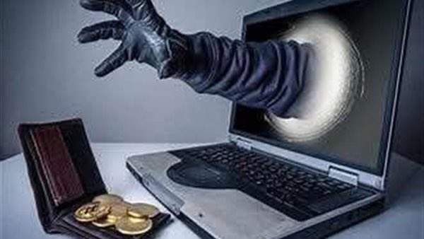 لماذا لا يتم غلق الحسابات البنكية التابعة لمجرمين النصب والاحتيال الالكتروني المتواجدين خارج أراضي السلطنة بالرغم من كثرة البلاغات عليهم؟ والمبرر أن الضحية يقوم بتحويل الأموال على سبيل الاطمئنان بحكم أن الحساب تابع لإحدى بنوك السلطنة

<a href="/RoyalOmanPolice/">شرطة عُمان السلطانية</a> 
<a href="/oman_pp/">الادعاء العام</a> 
<a href="/CentralBank_OM/">البنك المركزي العماني</a>