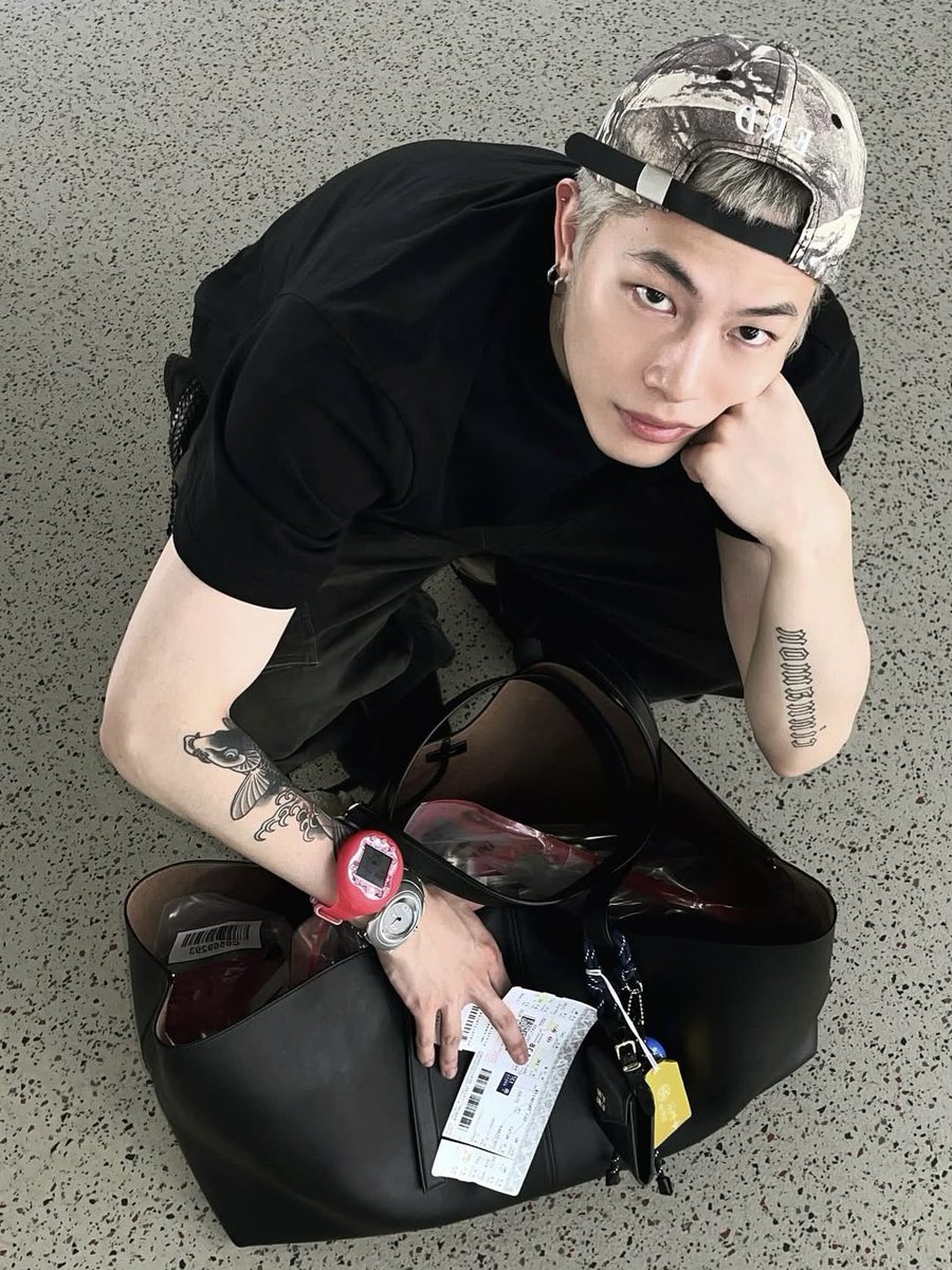 patchwstfd's tweet photo. [ @𝗽𝗮𝘁𝗰𝗵𝗶𝗺𝘂𝗽 ☑️ | instagram stories ]

🛫 https://t.co/ndhs1xdKAY