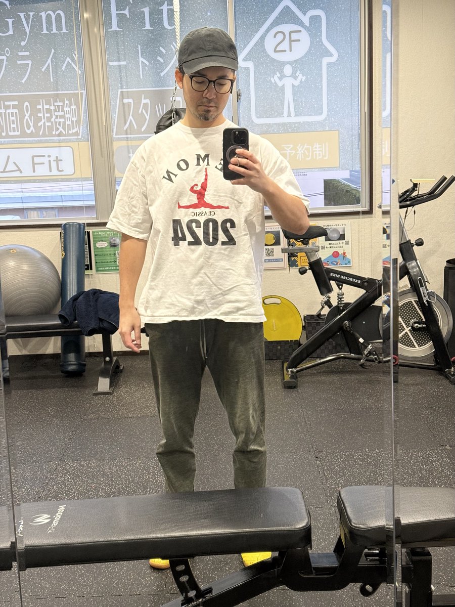 do_home_trainee's tweet photo. おはようございます😁
今日は珍しく家と会社以外でトレ🏋️
24hやってるレンタルジムに来ました💡
普段スミスマシンやらないから感覚がイマイチ😂
普段触らない器具で気分転換は出来たかな😎
レンタルジムはどのくらい需要があるのだろうか🤔
#レンタルプライベートジムFit https://t.co/yhS3BezoX8
