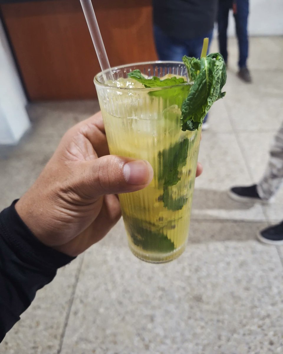 neta194's tweet photo. Cocteles https://t.co/dpMcBxuF8O