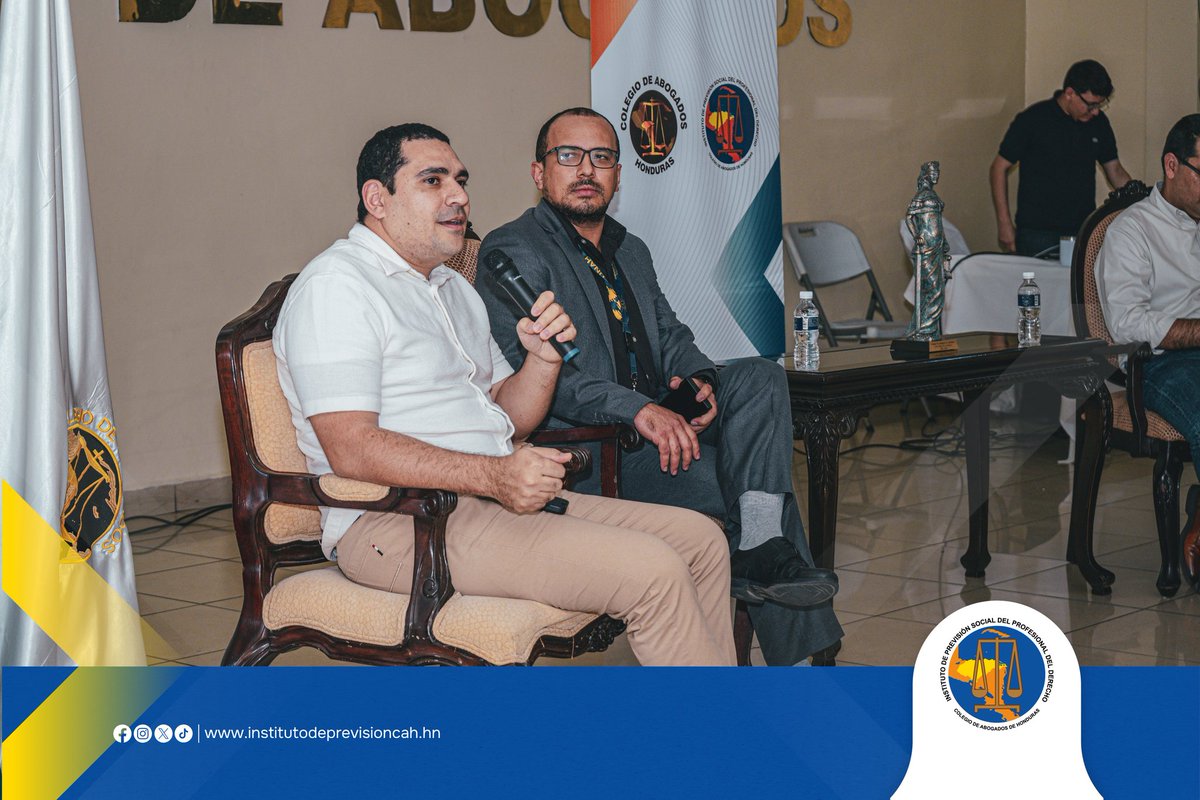IPSPDHonduras's tweet photo. Víctor Martínez, Gerente del Régimen VM del IHSS, Héctor Díaz Romero, Comisionado Presidente de INPREMA, Abg. Gustavo Rafael Solórzano Díaz, Presidente del CAH y del IPSPD, docente de la UNAH.
Elvin Salas, moderador y estudiante de Derecho con especialización en Seguridad Social https://t.co/AQGVVEJPoc