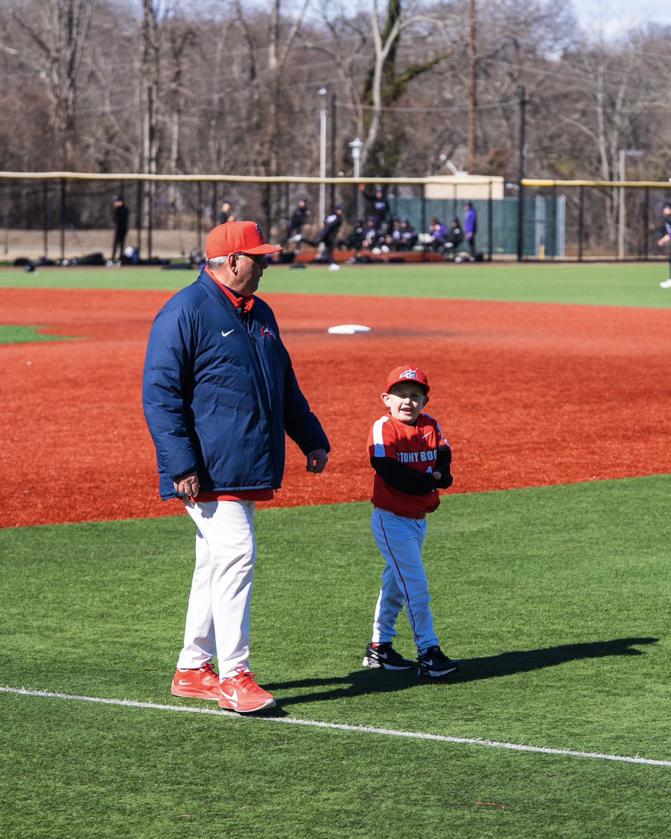 Career Victory No. 950 🐐

Congratulations to Coach Senk on securing his 950th win, becoming one of just 11 active head coaches to total at least 950 victories! 

🌊🐺 x #NCAABaseball