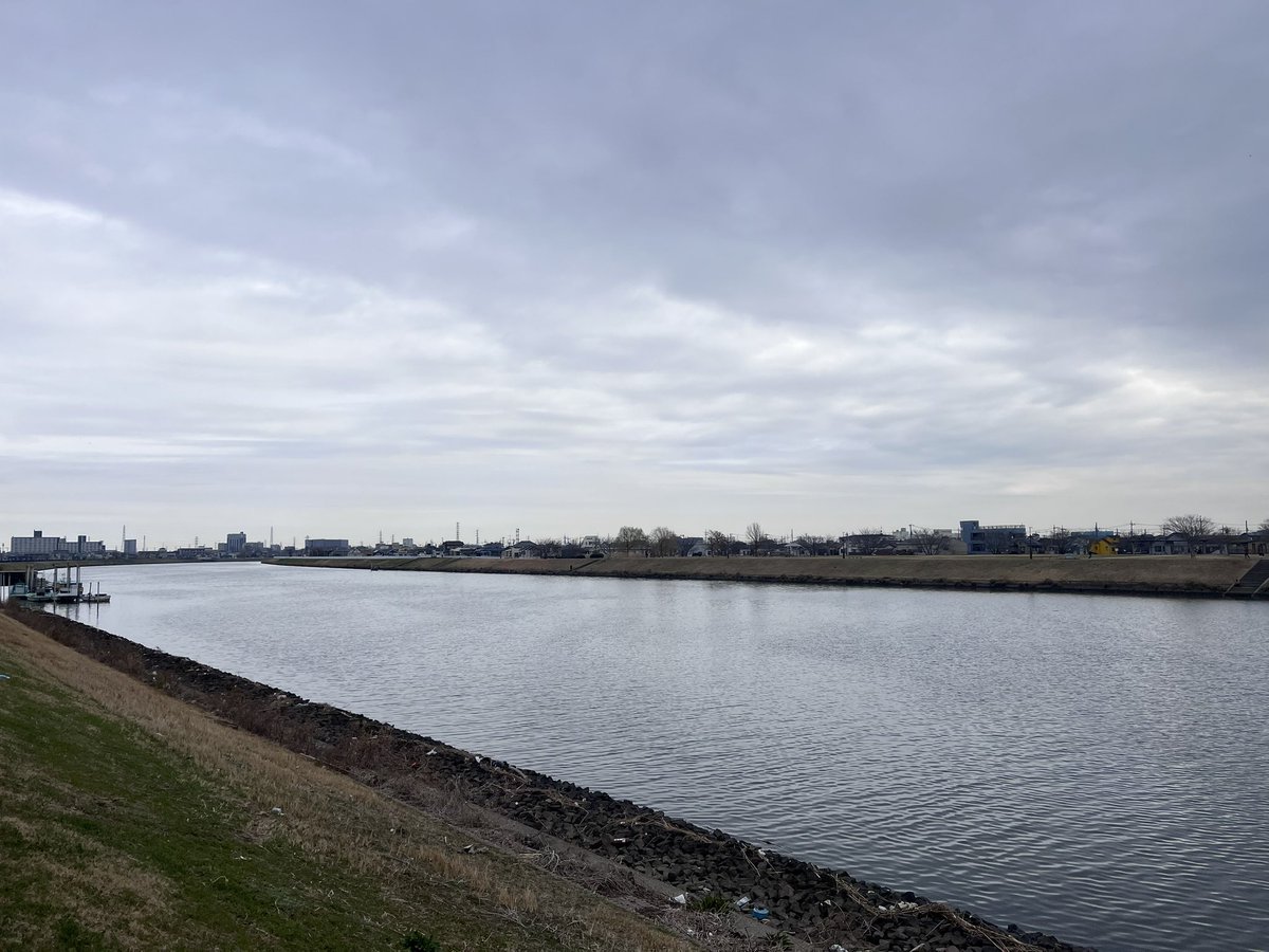 BltomGpan's tweet photo. 今日は3月8日、三日坊主再スタートの日（※非公式）！

コブクロの**『栄光の架橋』**のように、何度でも挑戦！
1週間ぶりにランニング再開しました。

天気は曇り、夜は雪予報…寒いけど、走ったらすぐコタツに戻ります！

#三日坊主再スタートの日 #そんな日はない #栄光の架橋 #とにかく走る https://t.co/9r7bjkk8jj
