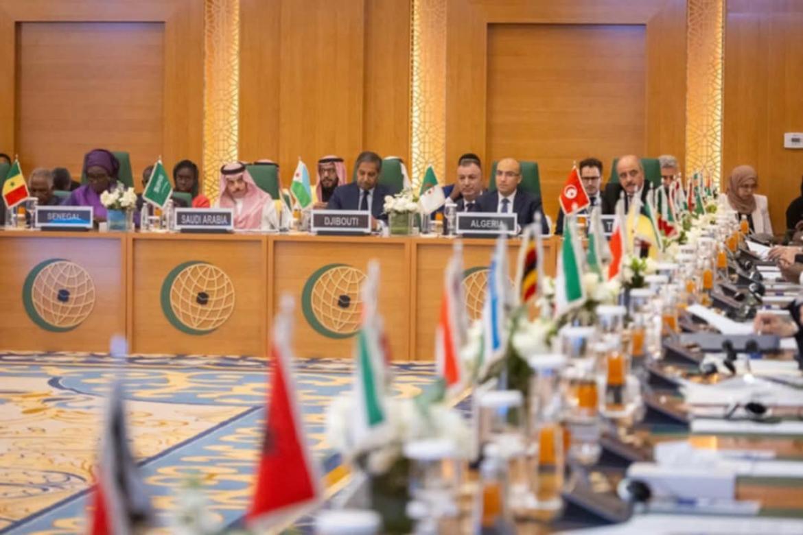 Algeria_MFA's tweet photo. شارك اليوم كاتب الدولة لدى وزير الشؤون الخارجية، المكلف بالجالية الوطنية بالخارج، السيد @SECCNE_Chaib في أشغال الدورة الاستثنائية لمجلس وزراء خارجية الدول الأعضاء في منظمة @oicarabic لبحث العدوان الإسرائيلي على الشعب🇵🇸ومخططات الضم والتهجير من أرضه، المنعقدة بمدينة #جدة 🇸🇦 https://t.co/O58RsSgga3