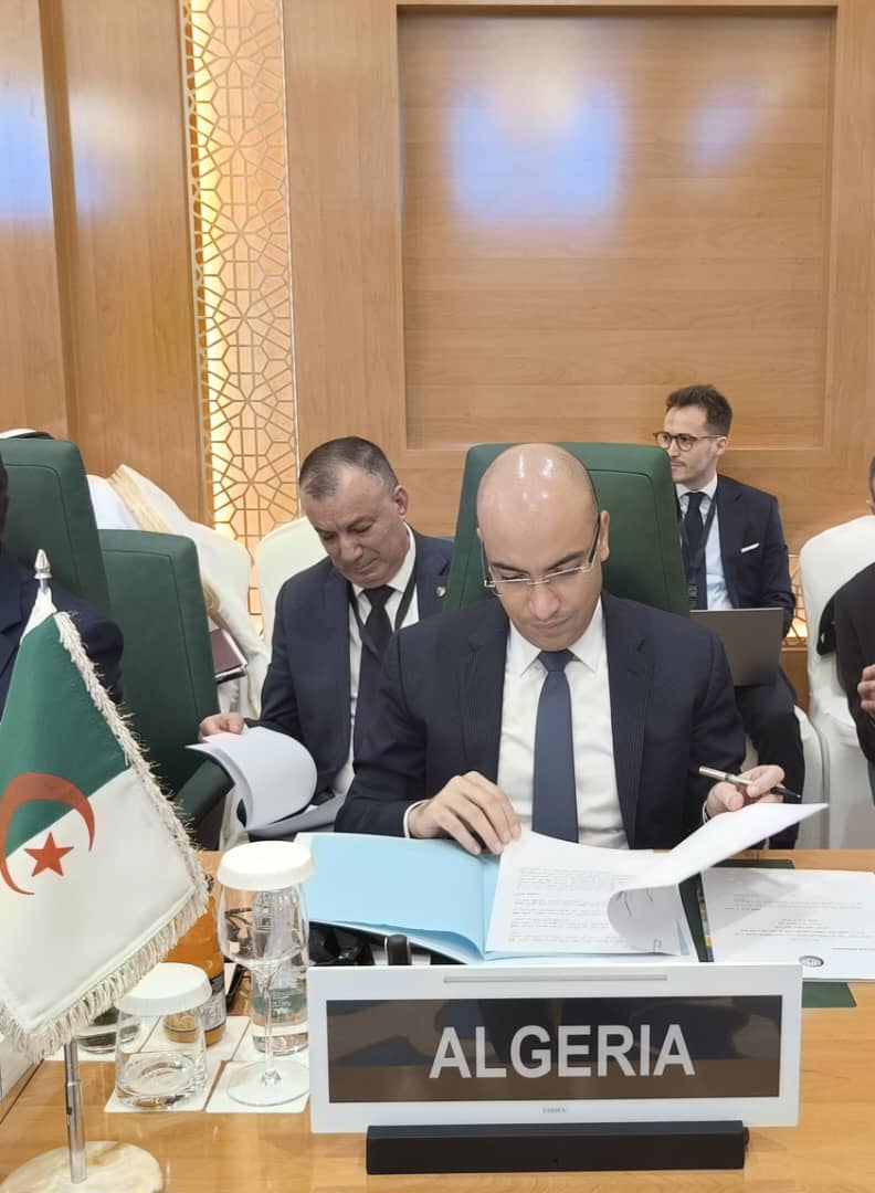 Algeria_MFA's tweet photo. شارك اليوم كاتب الدولة لدى وزير الشؤون الخارجية، المكلف بالجالية الوطنية بالخارج، السيد @SECCNE_Chaib في أشغال الدورة الاستثنائية لمجلس وزراء خارجية الدول الأعضاء في منظمة @oicarabic لبحث العدوان الإسرائيلي على الشعب🇵🇸ومخططات الضم والتهجير من أرضه، المنعقدة بمدينة #جدة 🇸🇦 https://t.co/O58RsSgga3