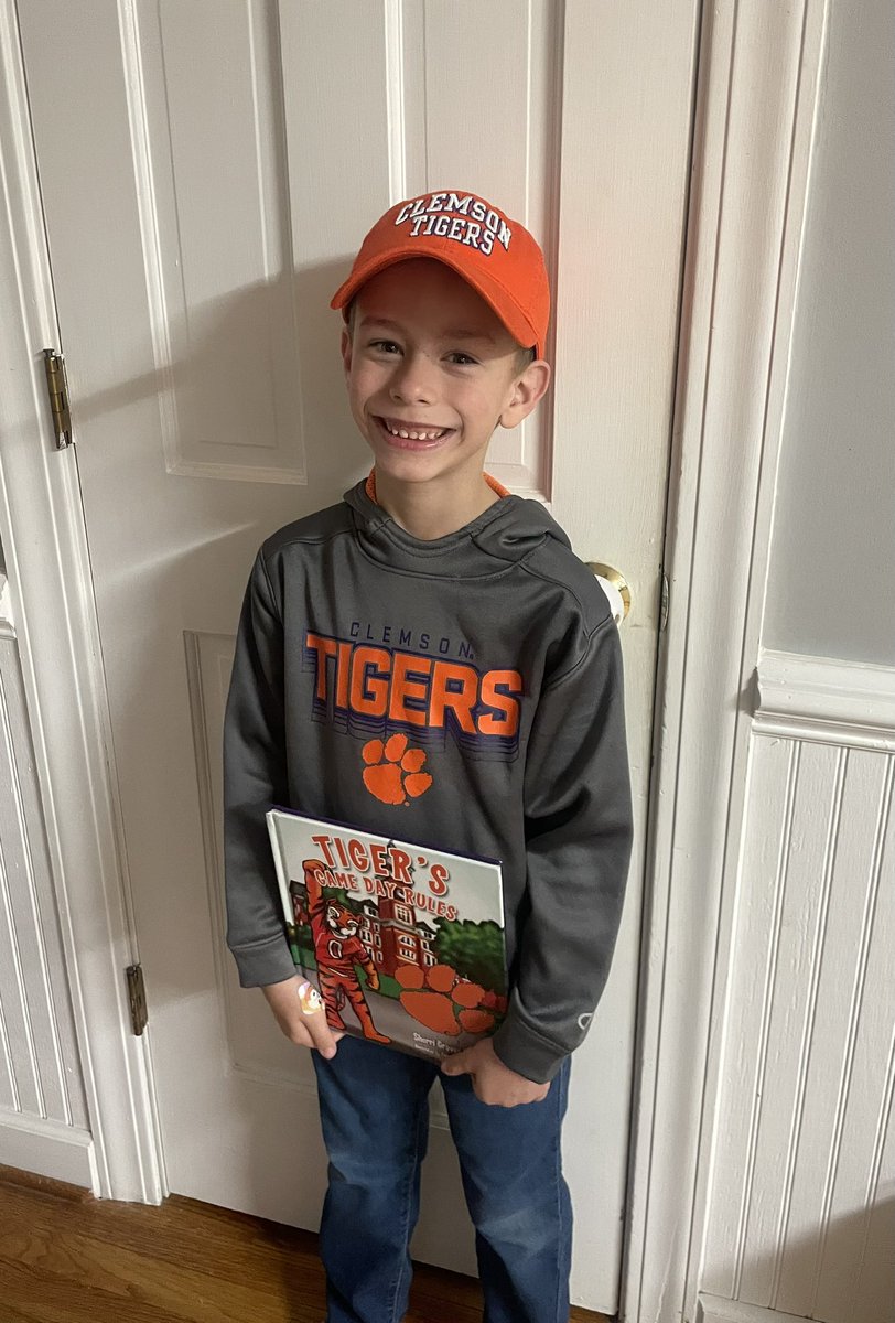 Book Character Day at <a href="/ACELBNE/">The Academy for Civic Engagement</a> <a href="/lonniebnelson/">LonnieBNelsonElem</a> 📚🐅