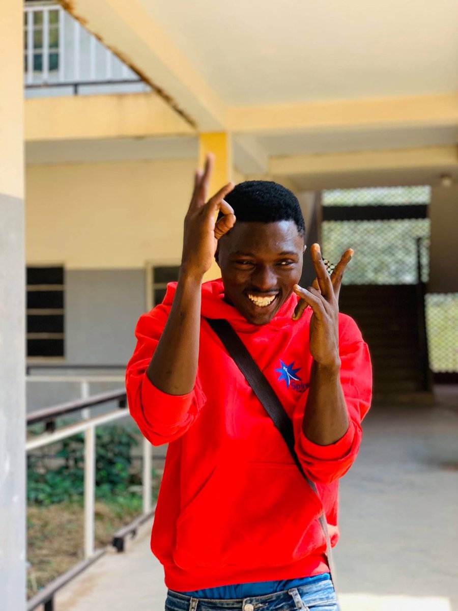 Rhwaley's tweet image. Frame 1 - HND 1 days (2020)
Frame 2 - sign out ..  (2021) 

Mapoly MY POLY 

#Mapolyconvocation