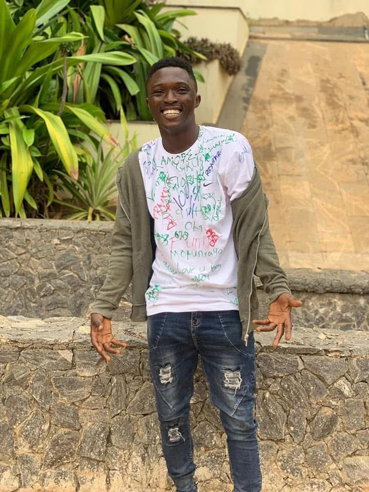 Rhwaley's tweet image. Frame 1 - HND 1 days (2020)
Frame 2 - sign out ..  (2021) 

Mapoly MY POLY 

#Mapolyconvocation