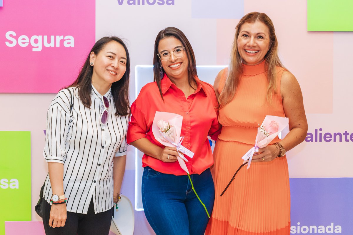 ASESUISA's tweet photo. Las mujeres que protegen sueños. 🌸 

En Asesuisa conmemoramos a nuestras asesoras, quienes con su firme compromiso y labor diario brindan confianza, seguridad y tranquilidad a cada asegurado.💙 https://t.co/Qw5V9GmvbN