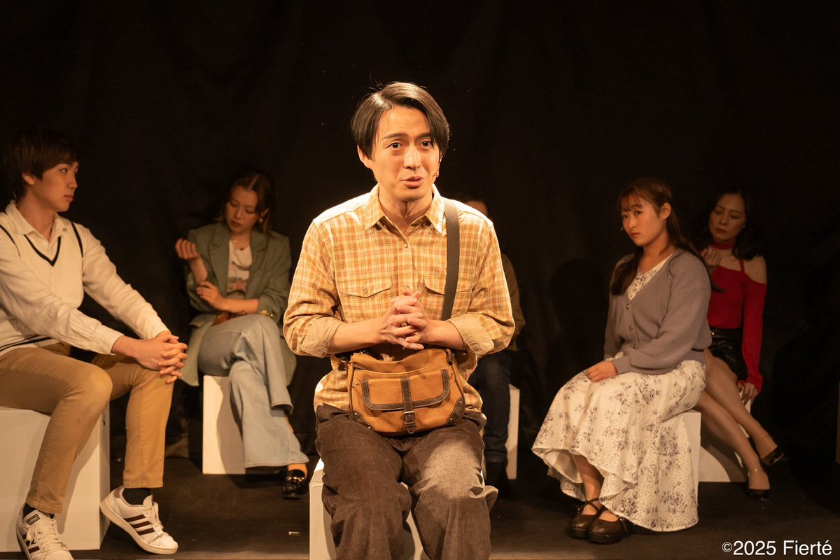 Fierte_stage's tweet photo. \ 📸本日の舞台写真📸 /

ミュージカル「THE THEORY OF RELATIVITY-相対性理論-」
#セオリラ

♩M3 猫アレルギー
猫アレルギーのポール（🍎@rikuya_sing_act 🍊@rarararaihonda ）と愛らしい個性豊かな猫ちゃんたち。

絶妙な表情の瞬間を切り取ってくださったのは、
撮影：#曽我虹輝 さん！ https://t.co/rpfuxIeg61