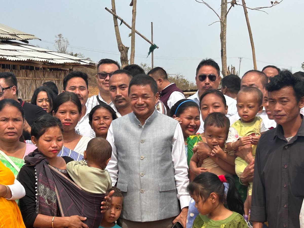 TissoBipul's tweet photo. Hon' ble CEM Dr Tuliram Ronghang visiting Nihang Karbi Rongsopi village bordering Karbi Anglong and Nagaland. https://t.co/JjoQkIsqdD