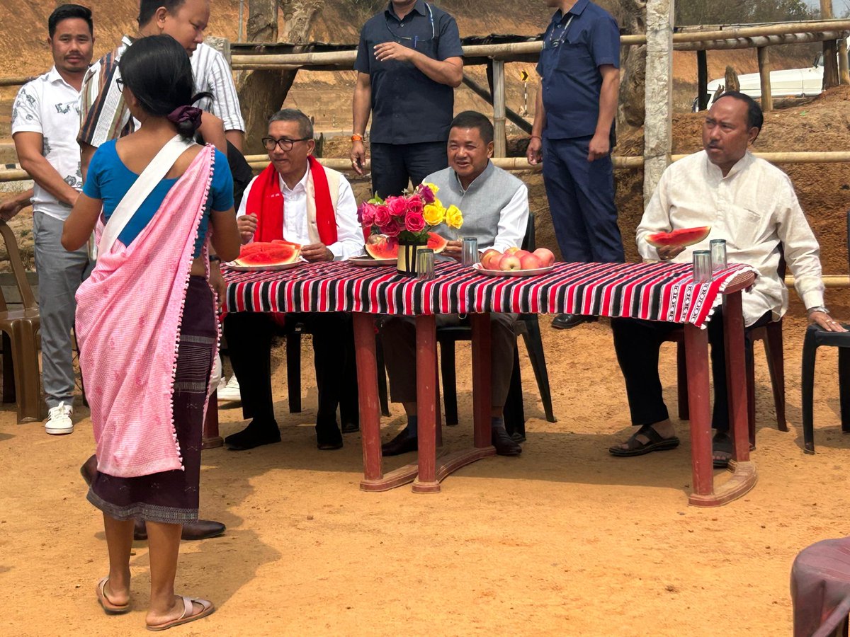 TissoBipul's tweet photo. Hon' ble CEM Dr Tuliram Ronghang visiting Nihang Karbi Rongsopi village bordering Karbi Anglong and Nagaland. https://t.co/JjoQkIsqdD