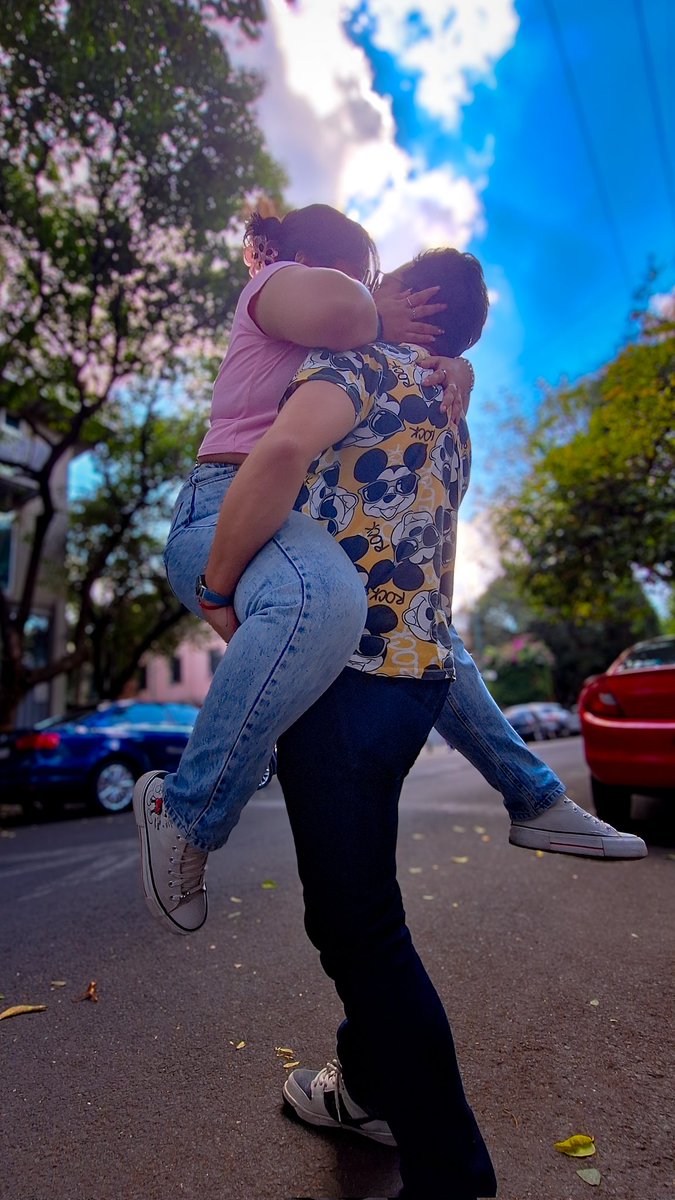 ~ Sé que unas se ganan y que otras se pierden, pero no me importa si la vida es corta yo te tengo a ti ~

Reto de foto 2 de 12

#photography #love #novios