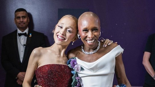 Pianotex's tweet photo. 🏆#Oscars🆕👩‍🎤@cynthiaerivo123🇳🇬🇬🇧#CynthiaErivo.👩‍🎤@ariana_japan🇺🇸#ArianaGrande Perform🎬🧙‍♀️@wickedmovie @wickedmovieJP #wicked🌈
🌳https://t.co/TWOXs8mPVk
#キークリン #ギターペット #フトーゴムD 
#USPOP🇺🇸🇬🇧
#PianotexRoom🐸@Piano_kyoikugkG @Piano_Kannazuki🎹
🎦https://t.co/6e8saiFFTY https://t.co/BLxfPqAlWj