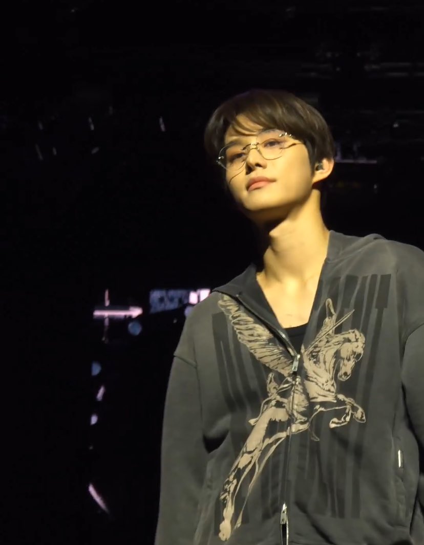 jungwoo stan tweet media