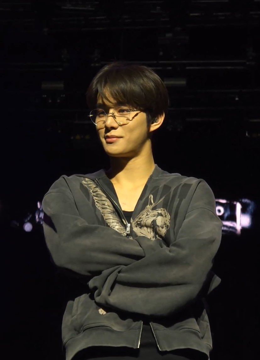 jungwoo stan tweet media