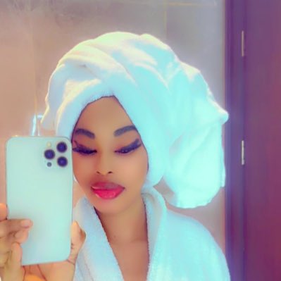 realmercyduru's tweet photo. #NewProfilePic https://t.co/0anuZVEaRl