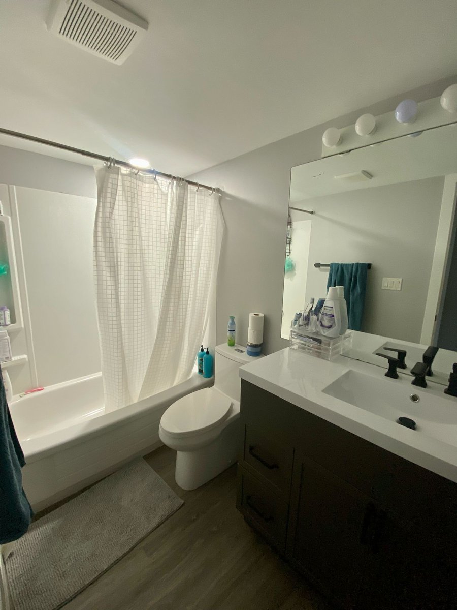 JasonClouston1's tweet photo. Looking for female university roommates in Edmonton for this fall/winter. 18 minutes to U of A located in Callingwood Area. Room for 1 roommate $600 includes wifi, washer/dryer all utilities. Quiet area very safe. Located beside shopping areas. 1 room Open starting May 1st https://t.co/veTjTgJYvh
