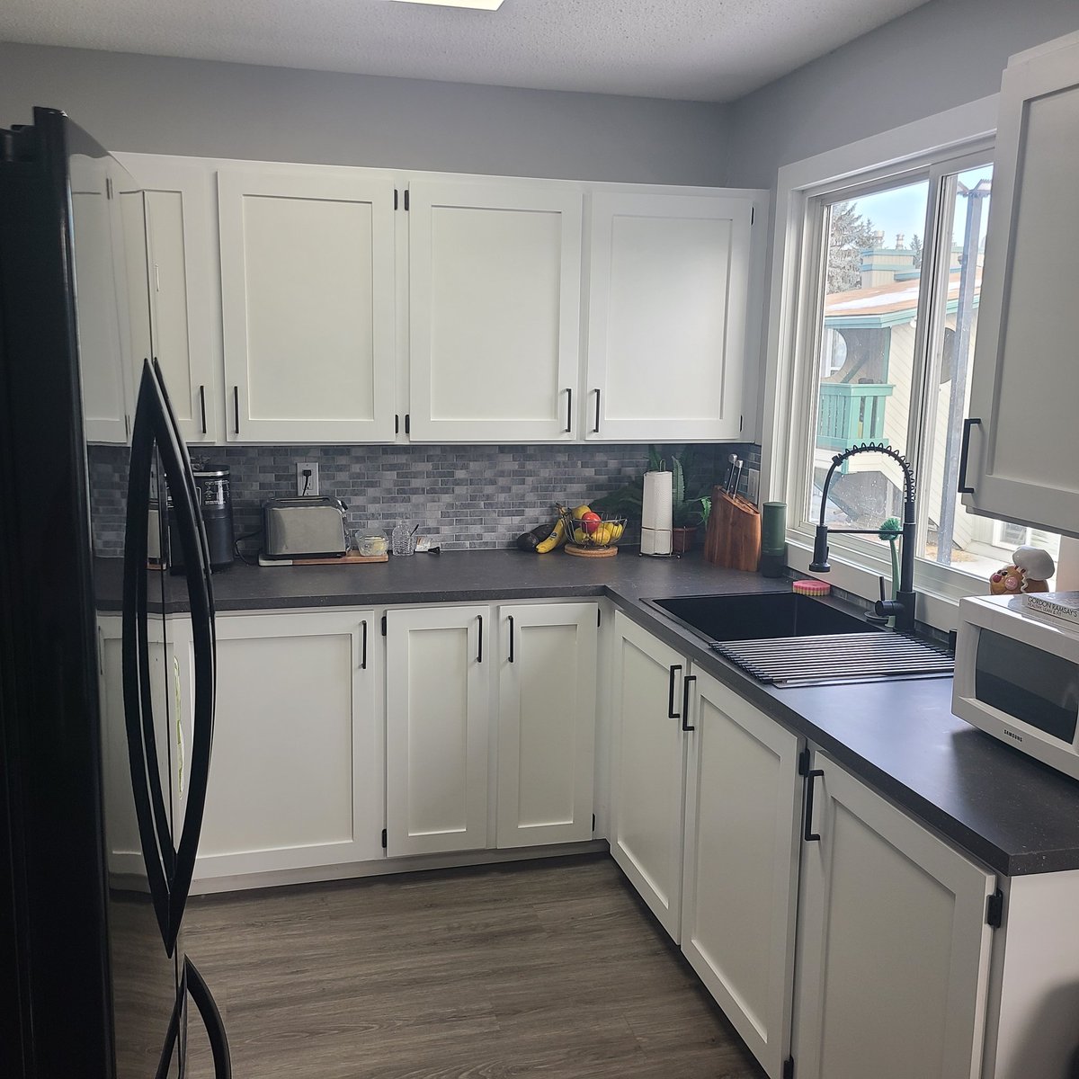 JasonClouston1's tweet photo. Looking for female university roommates in Edmonton for this fall/winter. 18 minutes to U of A located in Callingwood Area. Room for 1 roommate $600 includes wifi, washer/dryer all utilities. Quiet area very safe. Located beside shopping areas. 1 room Open starting May 1st https://t.co/veTjTgJYvh