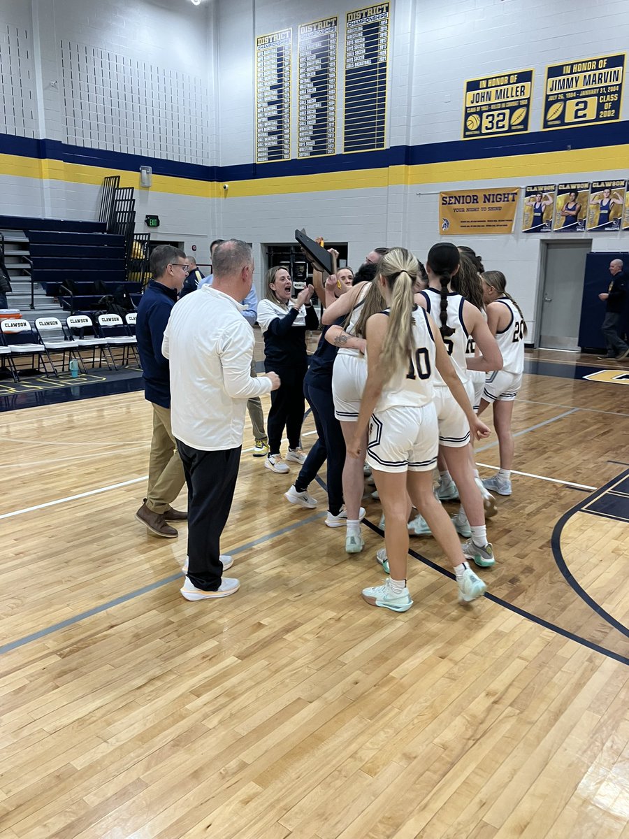 ShrineSports's tweet photo. District Champions! Shrine Girls Basketball �� won 49-44 vs Bishop Foley in the District Finals🏆. Shrine will be at Clawson on Monday at 5:30 in the Regional semifinals. Way to Go Knights! @CHSL1926 @MIPrepZone @shrine_gbb @CandGSports #ChampionshipCulture #ShrinePride https://t.co/CjPFnnfUWO