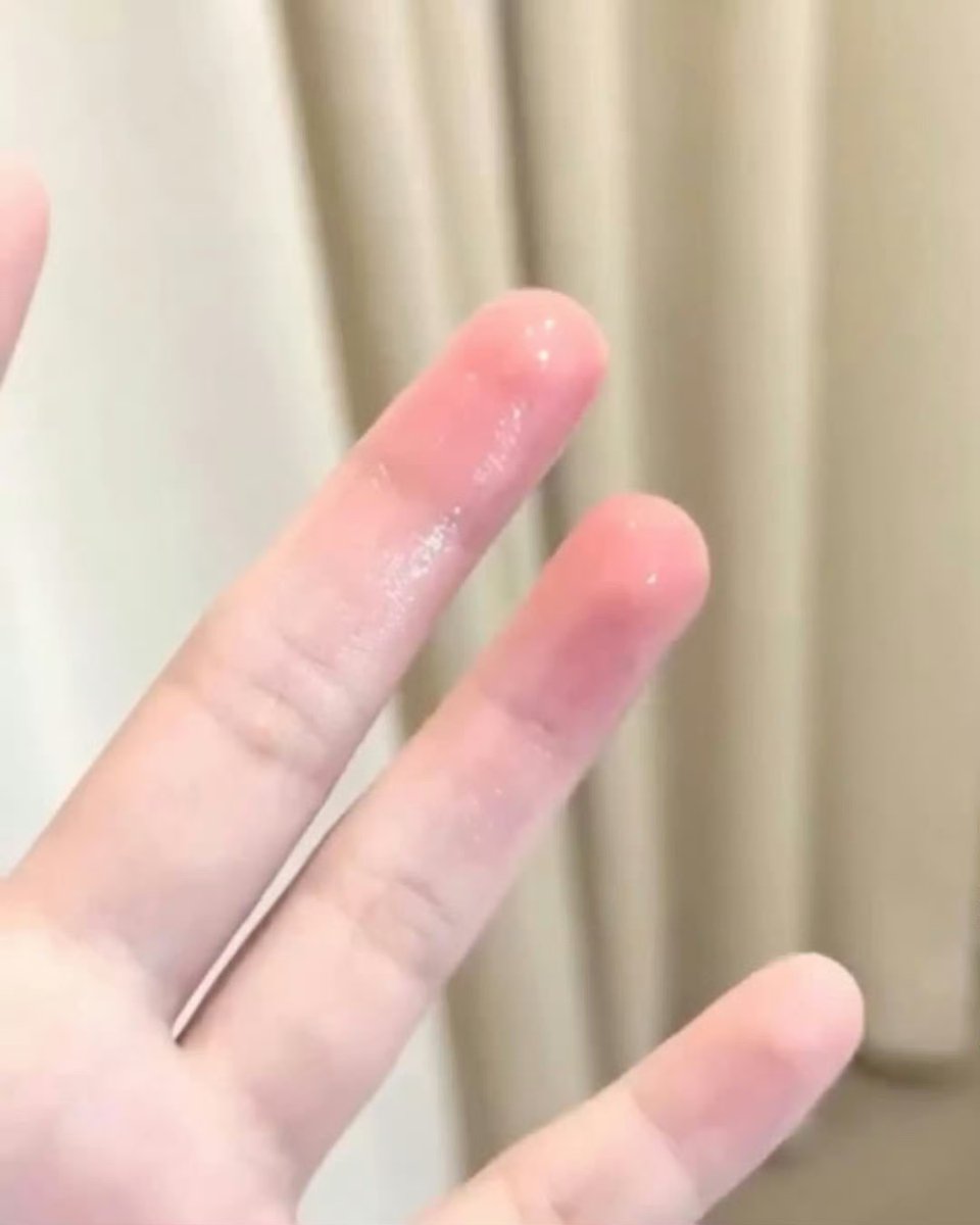 现在14:52
手指湿了 没有纸巾 怎么办 有没有哥哥帮助一下