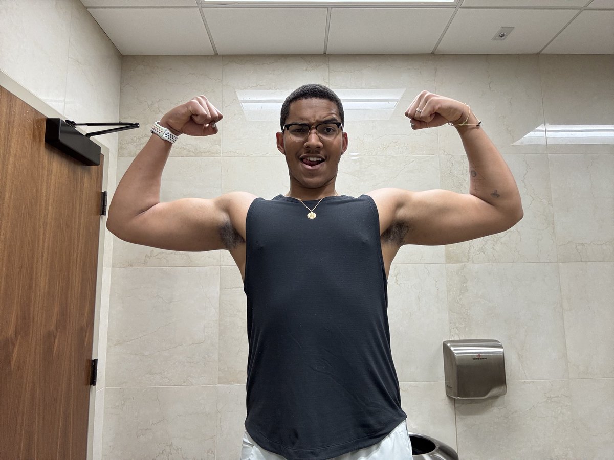 georgeswelch's tweet photo. the workouts be working or something https://t.co/fLme43Nxak