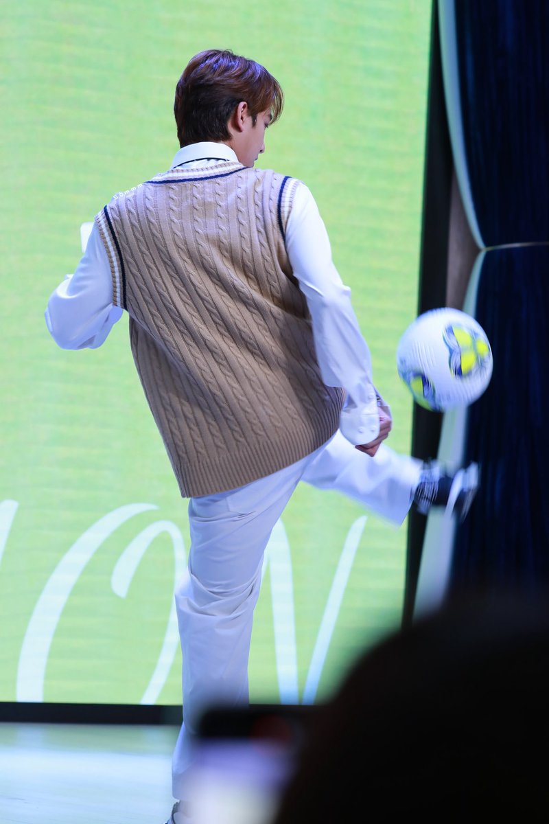 ☺︎ 𝟐𝟓𝟎𝟑𝟎𝟖｜𝐂𝐇𝐈𝐌𝐎𝐍 𝟏𝐒𝐓 𝐅𝐀𝐍𝐒𝐈𝐆𝐍 𝐒𝐇𝐀𝐍𝐆𝐇𝐀𝐈

⚽️boy <a href="/Chimonac/">ชิม่อนไงจะใครหล่ะ🙈</a> 

#ChimonFansignShanghai
#ChimonWachirawit
#ชิม่อนไงจะใครหล่ะ