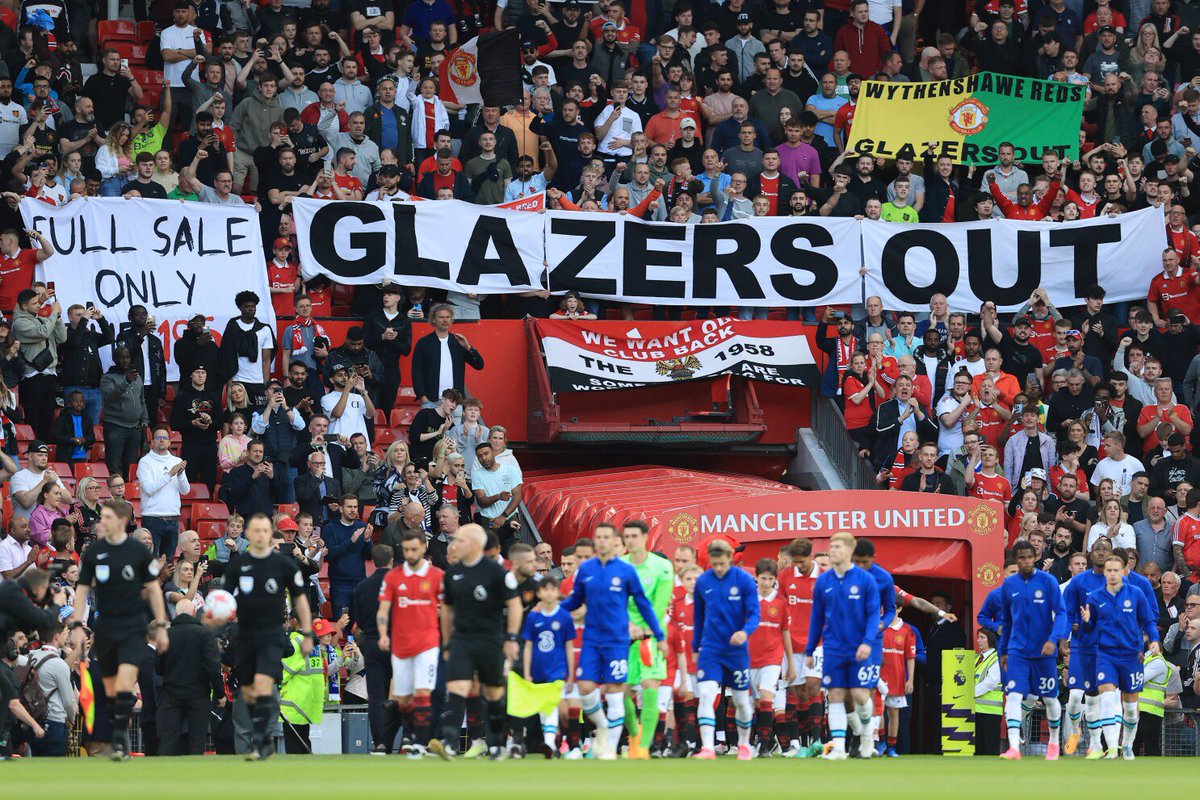 WE WANT GLAZERS OUT! WE DONT WANT GLAZER FACILITATORS EITHER! 

IT’S TIME FOR CHANGE! LETS SPREAD THE WORD!

MASSIVE PROTEST ON SUNDAY! LET US BE HEARD!

LIKE &amp; RETWEET! GET THE #GlazersOut TRENDING 🟢🟡
