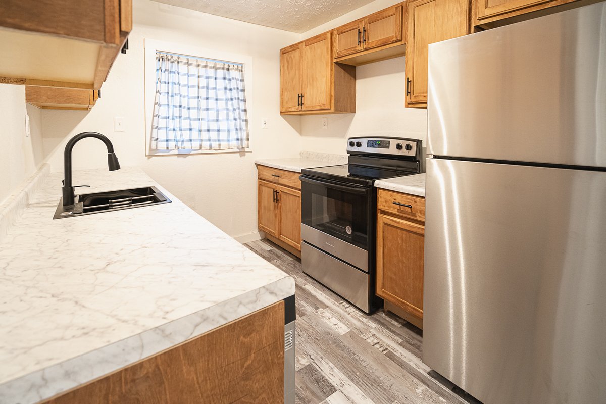 denverwade's tweet photo. Check out this great little 2/1 in Pomona! It has been tastefully remodeled, is close to the airport, groceries, and convenience stores, and comes at a great price! $124,900 https://t.co/a86KkHPtGu