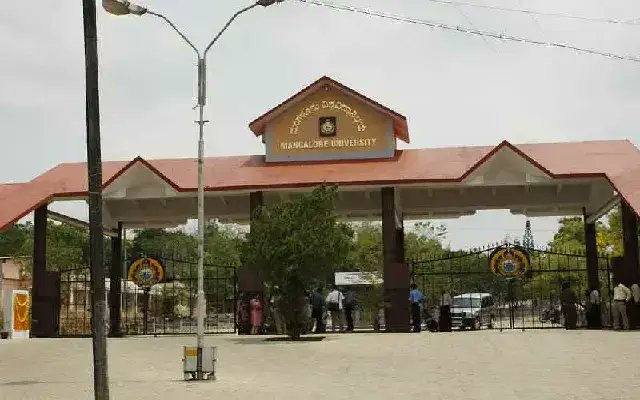 Newskarnataka's tweet image. Students Struggle as Karnataka’s UUCMS Faces Upgrade Amid Challenges

#UUCMSUpgrade #HigherEducationReforms #StudentConcerns #DigitalEducation #NewsKarnataka

newskarnataka.com/karnataka/mang…