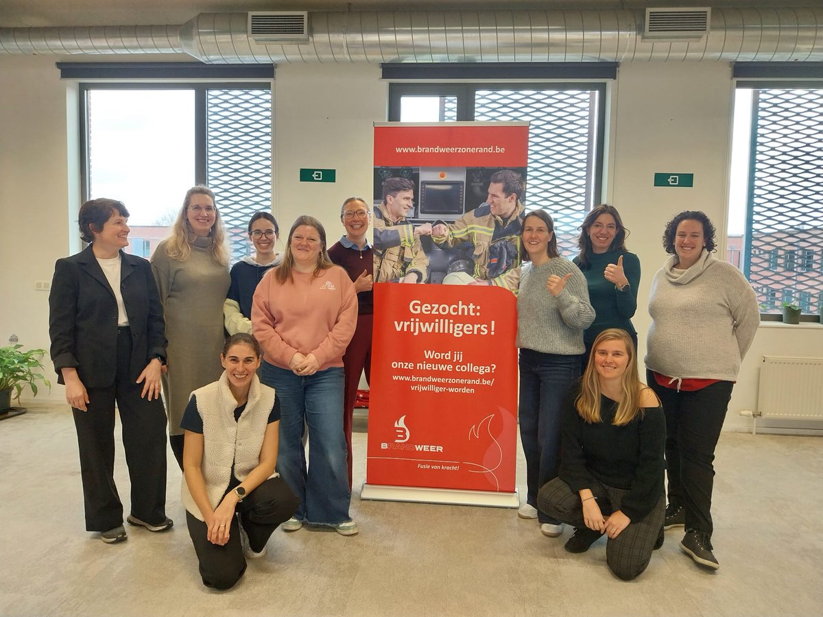 Op Internationale Vrouwendag zetten we bij Brandweer Zone Rand de vrouwen in de kijker die achter de schermen mee onze brandweerzone draaiende houden. 💪🚒

👩‍🚒 Een warme dankjewel aan al onze collega’s die elke dag het verschil maken. ❤️

#wijzijnbrandweerzonerand #fusievankracht