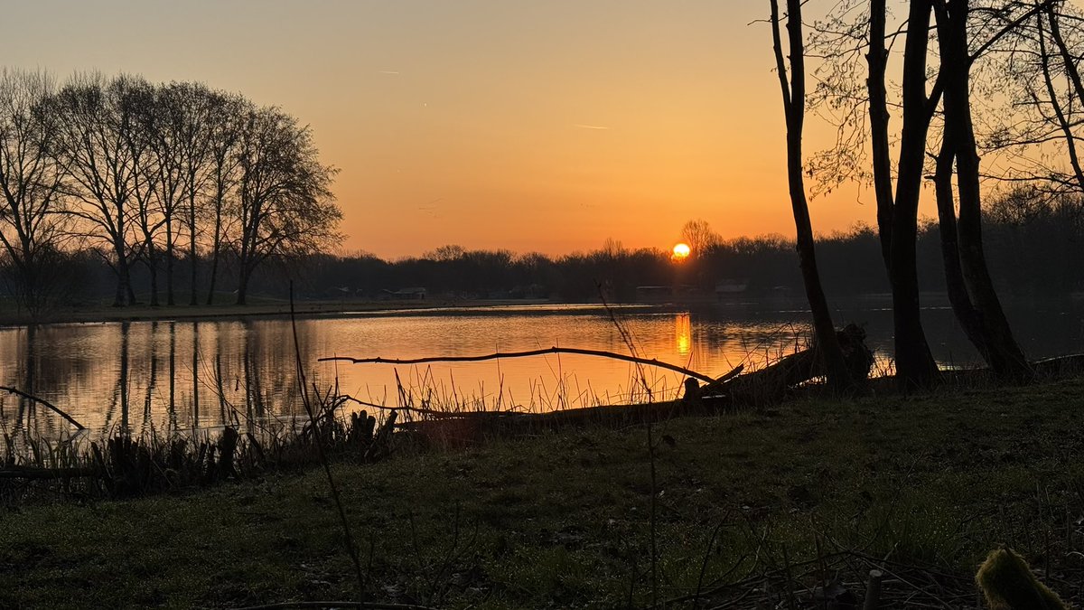 <a href="/WilliamHuizinga/">William Huizinga</a> een schitterende en rustige zonsopkomst.

John Oomen
Leerdam
