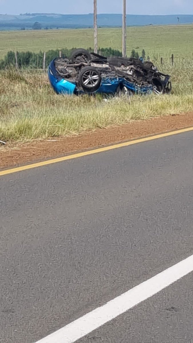 _ArriveAlive's tweet photo. Three people killed in a tragic collision on R33 near Carolina Warburton https://t.co/LLx5pw25CW
#ArriveAlive #FatalCollision #MPTrafficEmergency https://t.co/ngfyMIm8LP