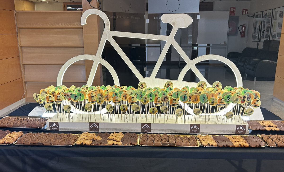 DolceriaP's tweet image. Hem estat presents a la presentació de la @primaveraciclistabergueda 
Molt contents de participar  i col.laborar amb aquesta iniciativa. 
@VoltaCatalunya