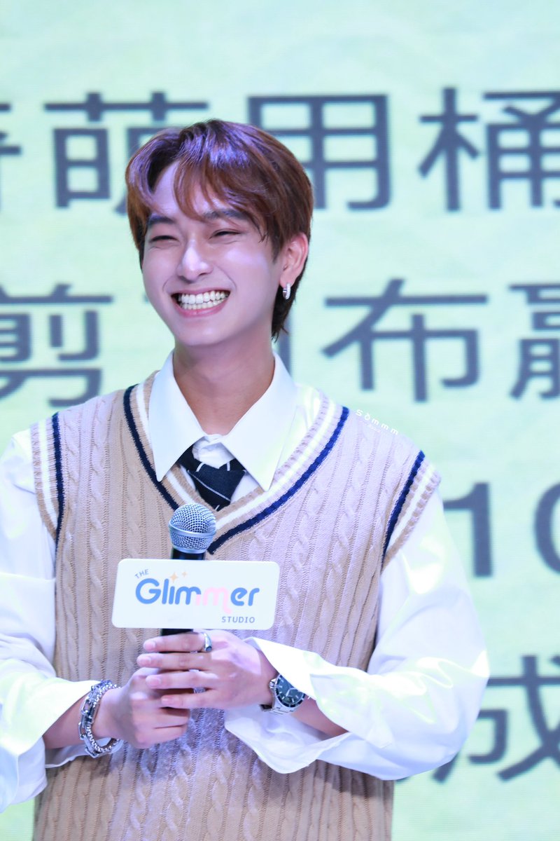 ☺︎ 𝟐𝟓𝟎𝟑𝟎𝟖｜𝐂𝐇𝐈𝐌𝐎𝐍 𝟏𝐒𝐓 𝐅𝐀𝐍𝐒𝐈𝐆𝐍 𝐒𝐇𝐀𝐍𝐆𝐇𝐀𝐈

🤨😁 <a href="/Chimonac/">ชิม่อนไงจะใครหล่ะ🙈</a> 

#ChimonFansignShanghai
#ChimonWachirawit
#ชิม่อนไงจะใครหล่ะ