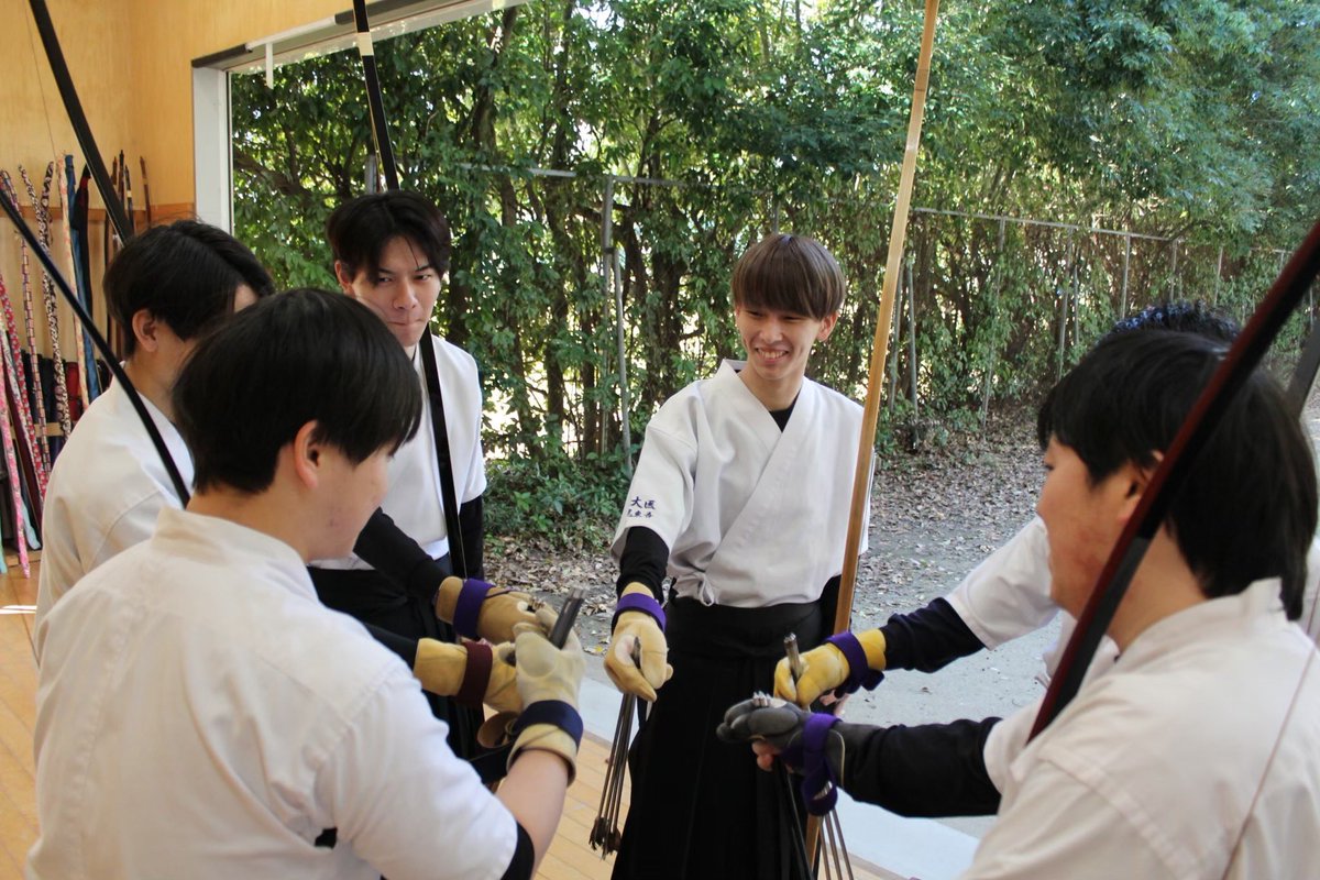 nmkyudo's tweet photo. こんにちは！長医弓道部です！
今日は一般入試の合格発表日ですね！
合格された皆さん、おめでとうございます✨㊗️
弓道部では、新歓の情報を随時をこのアカウントとインスタ（プロフ欄に載せてます）で発信していきます！医学科・保健学科ともに部員募集中です！ https://t.co/vcmsBFxxM4